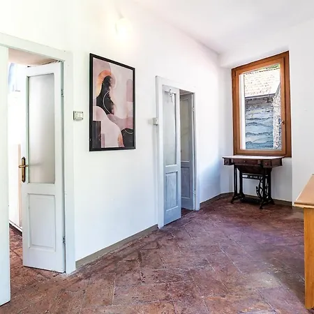 Villa Spacious 4br With View Nesso
