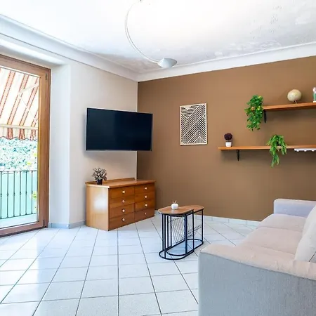 Villa Spacious 4br With View Nesso
