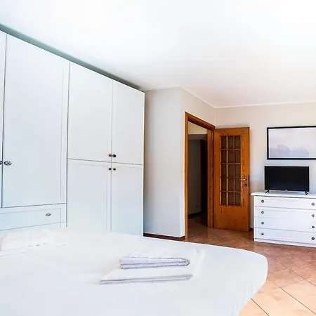 Spacious 4br With View Villa Nesso